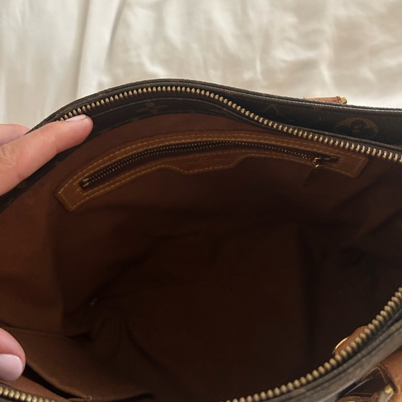 Louis Vuitton tote - Picture 6 of 10